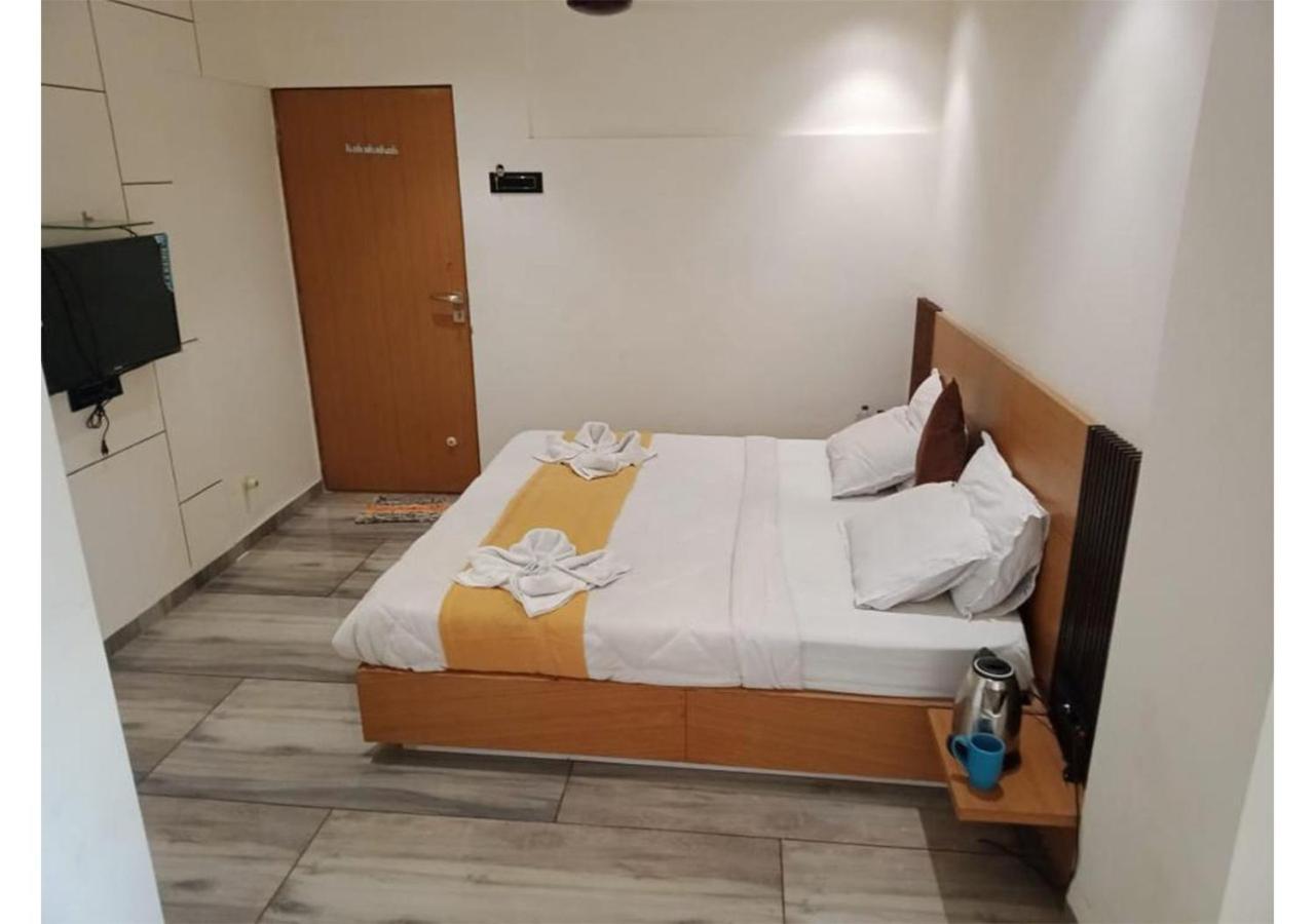 Shree Murlidhar Guest House Surat Eksteriør bilde