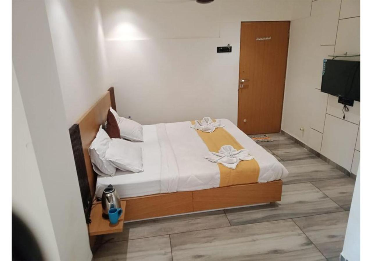 Shree Murlidhar Guest House Surat Eksteriør bilde