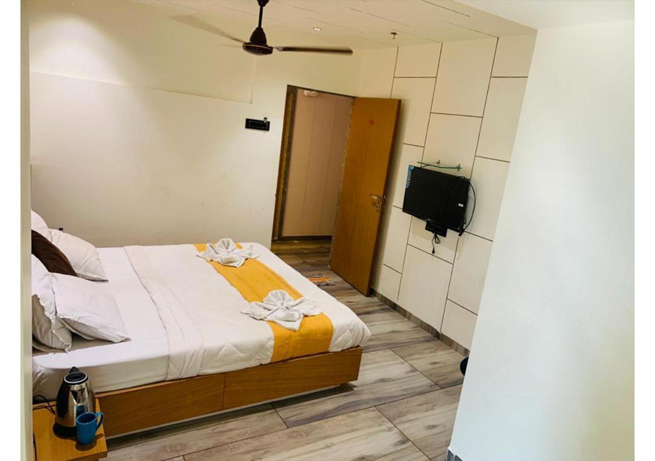 Shree Murlidhar Guest House Surat Eksteriør bilde