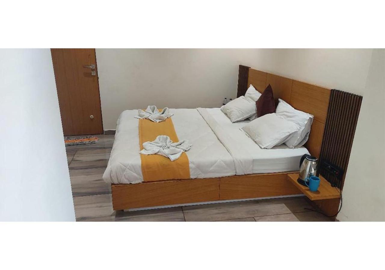 Shree Murlidhar Guest House Surat Eksteriør bilde