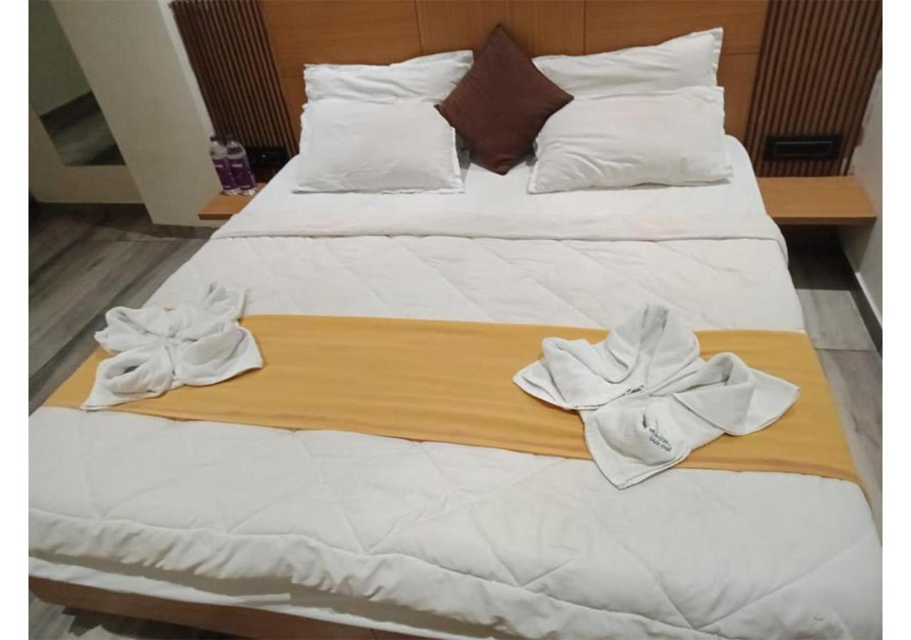 Shree Murlidhar Guest House Surat Eksteriør bilde